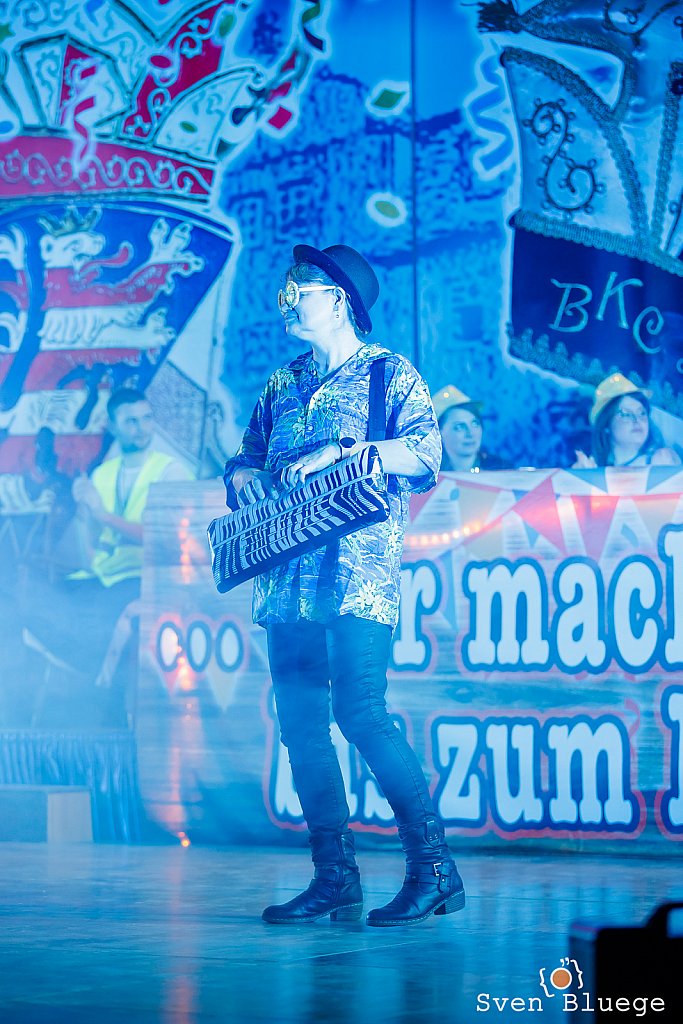 Weiberfastnacht 2023: Bild 100 von 201