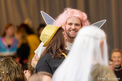 Weiberfastnacht 2024: Bild 2 von 154